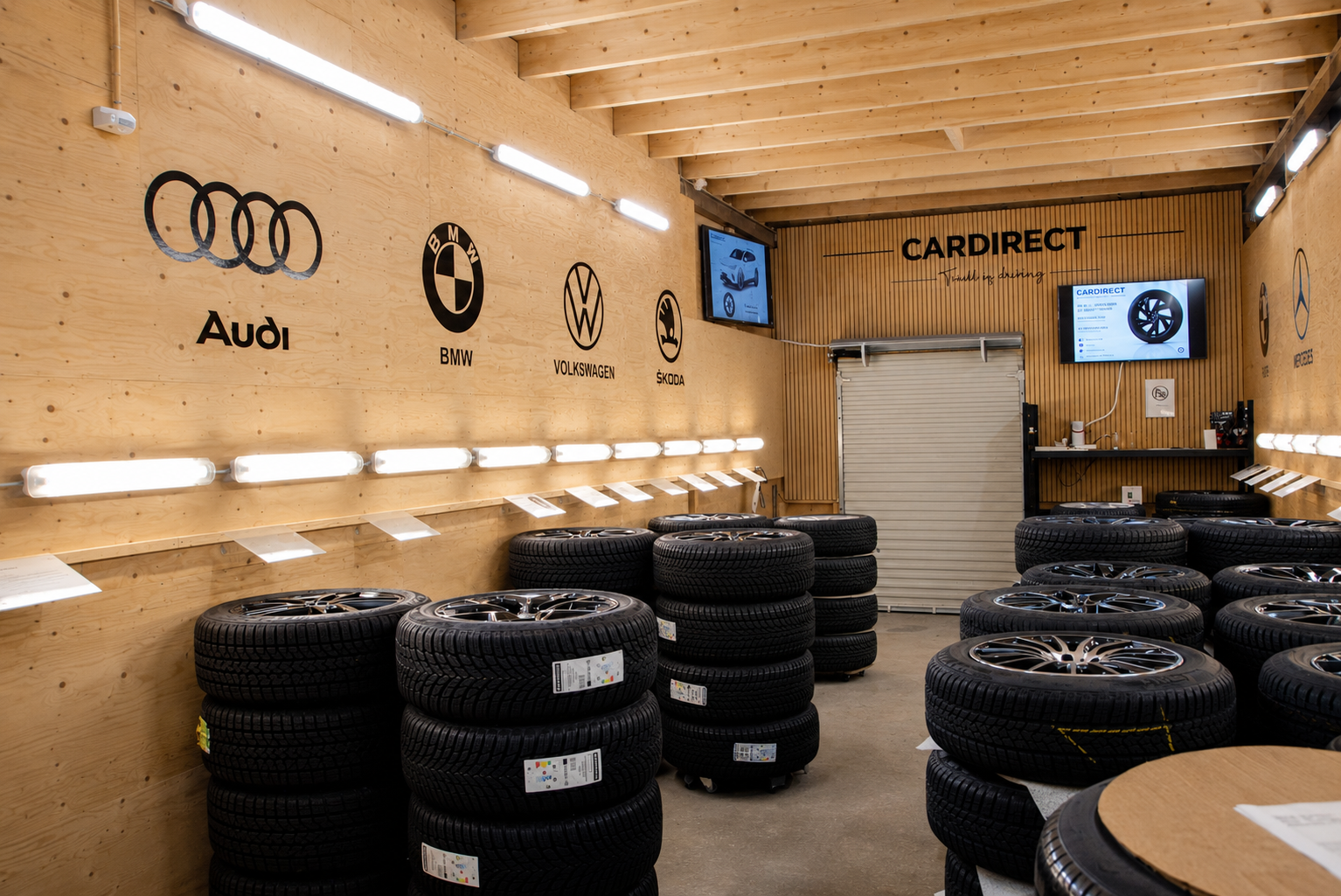 Cardirect showroom i Greve - komplette hjulsæt på lager til elbiler